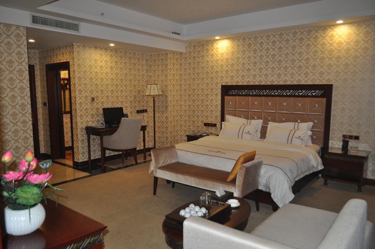 Guangdong Yao Cultural Hotel Liannan Exterior photo